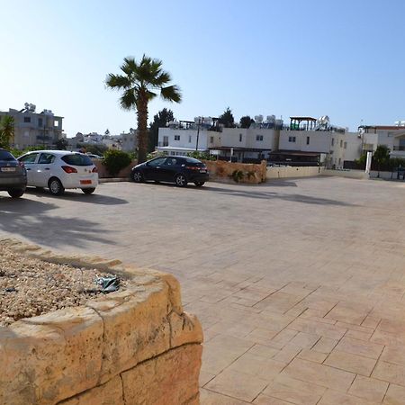 Sun Island Apartments Paphos Exterior photo